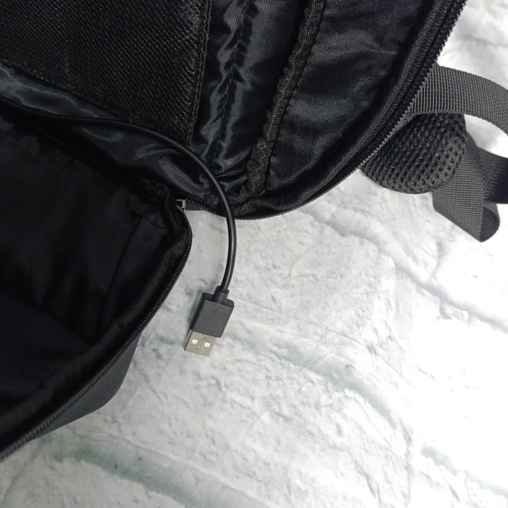 Ezri Pritikin Black Laptop Backpack USB Charging Port Commuter Bag s10